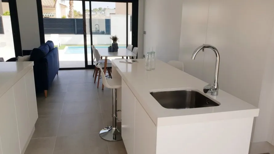 3 bedrooms villa for sale, Pinar De Campoverde, Spain No. 345 № 4