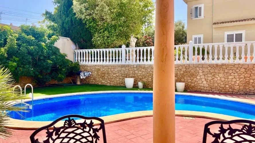3 bedrooms villa for sale, Torrevieja, Spain No. 120 № 16
