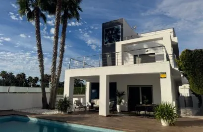 5 bedrooms villa for sale, Alicante, Spain No. 1239
