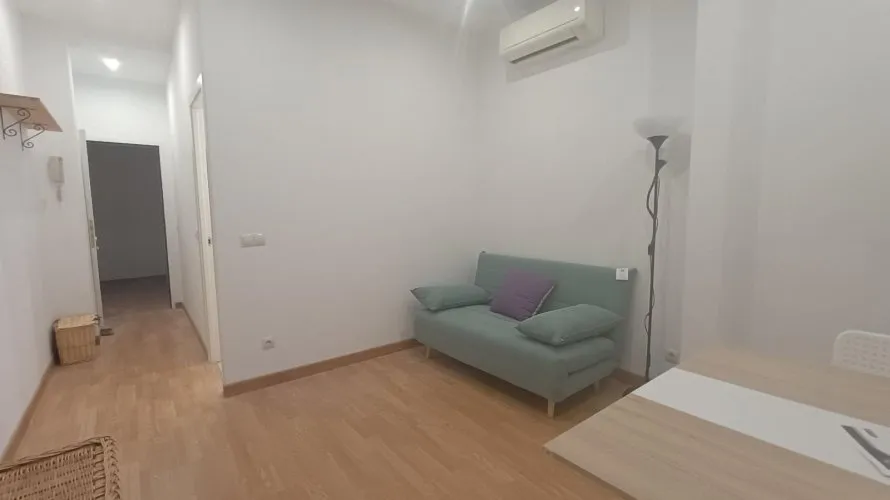42m² apartment for sale, Madrid, Spain No. 913 № 1