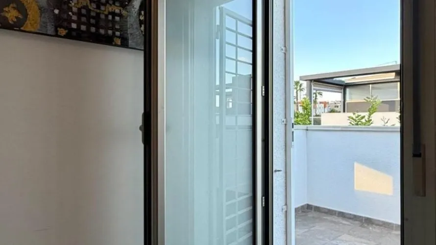 3 bedrooms apartment for sale, Torrevieja, Spain No. 167 № 18