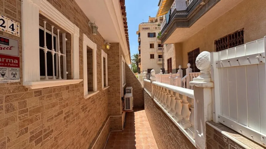 3 bedrooms house for sale, Guardamar del Segura, Spain No. 794 № 1