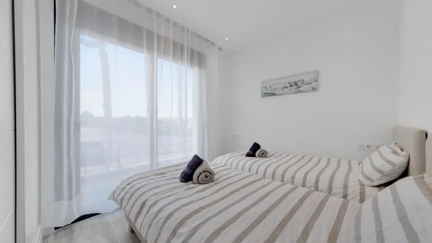 3 bedrooms villa for sale, La Zenia, Spain No. 247 № 12
