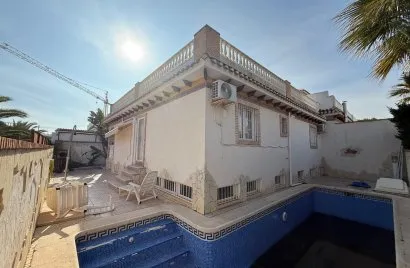 3 bedrooms house for sale, Torrevieja, Spain No. 1052
