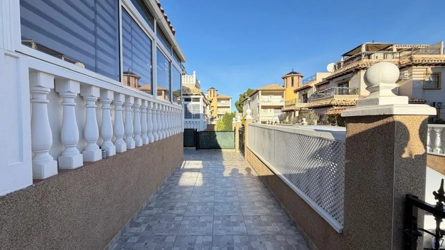 2 bedrooms house for sale, Campoamor, Spain No. 980 № 3