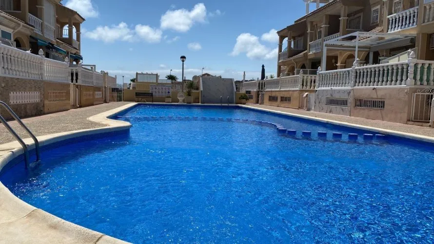 3 bedrooms house for sale, Torrevieja, Spain No. 1135 № 3