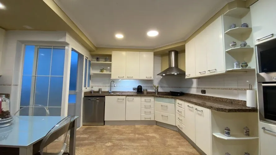 4 bedrooms apartment for sale, Alicante, Spain No. 689 № 23