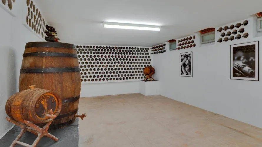 6 bedrooms villa for sale, Calpe, Spain No. 227 № 9