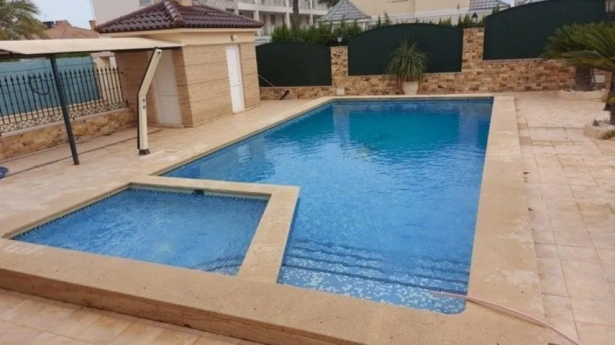 5 bedrooms villa for sale, La Veleta, Spain No. 334