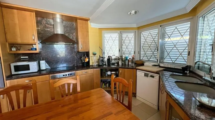 4 bedrooms apartment for sale, Manises, Spain No. 1312 № 6