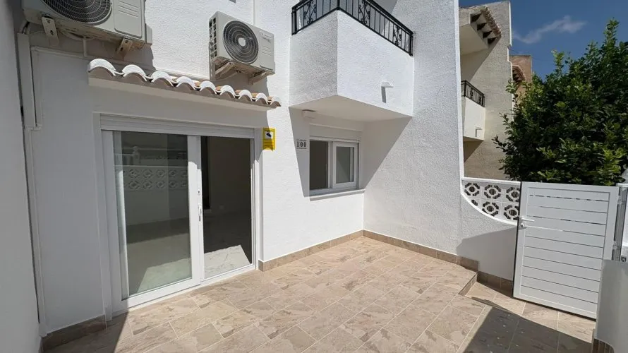 3 bedrooms house for sale, Torrevieja, Spain No. 791 № 24
