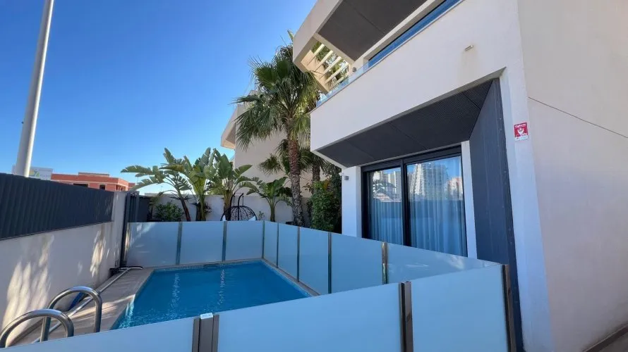 3 bedrooms villa for sale, La Veleta, Spain No. 556 № 1
