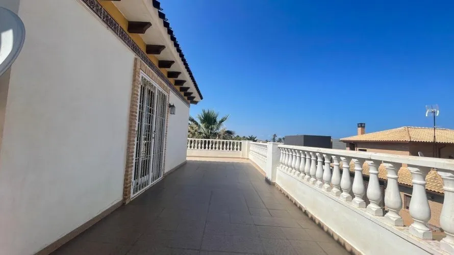 5 bedrooms house for sale, Torrevieja, Spain No. 802 № 2