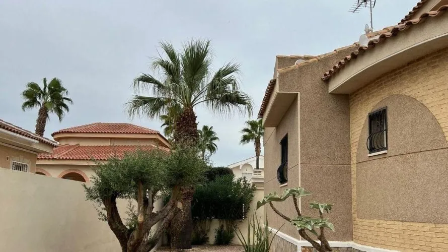 3 bedrooms villa for sale, Benijofar, Spain No. 241 № 4