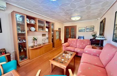 3 bedrooms apartment for sale, Torrevieja, Spain No. 1417