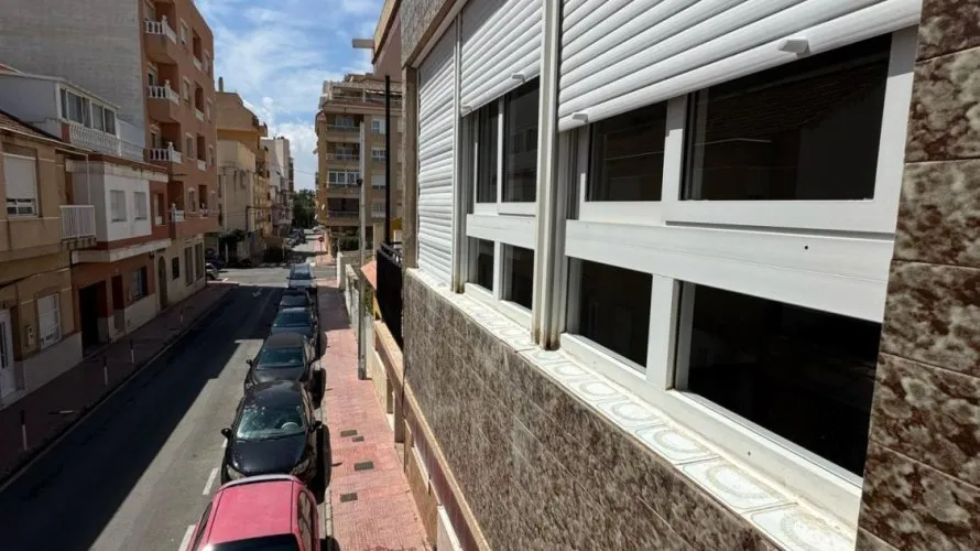 3 bedrooms apartment for sale, Torrevieja, Spain No. 166 № 14
