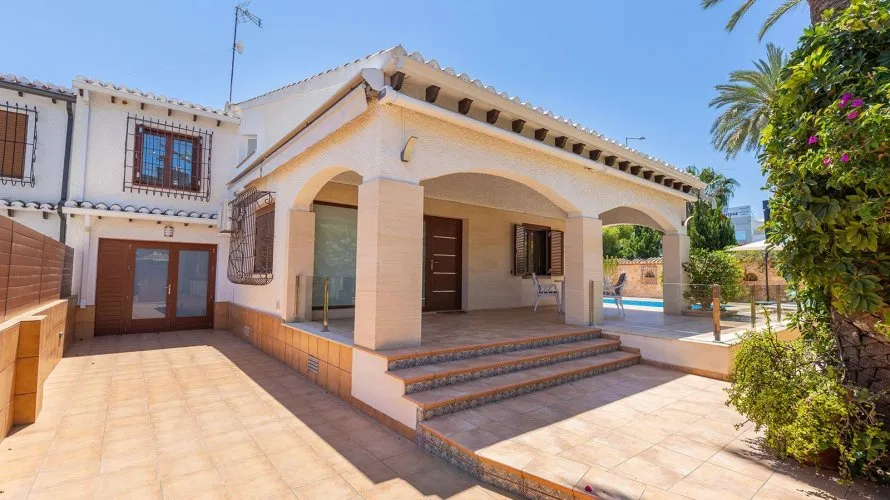 4 bedrooms villa for sale, Alicante, Spain No. 746 № 22