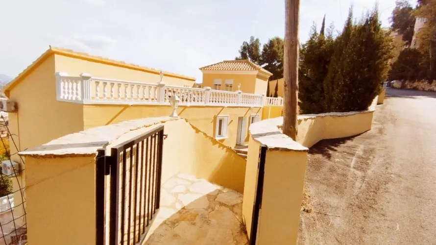 8 bedrooms villa for sale, Maryvilla, Spain No. 408 № 12