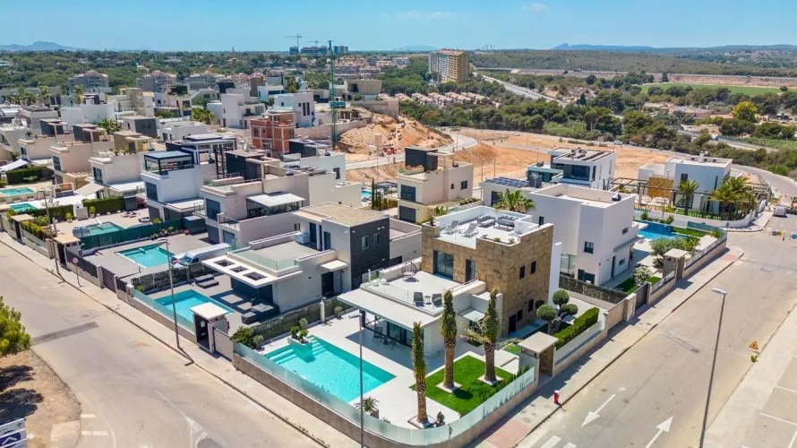 4 bedrooms villa for sale, Campoamor, Spain No. 662 № 2
