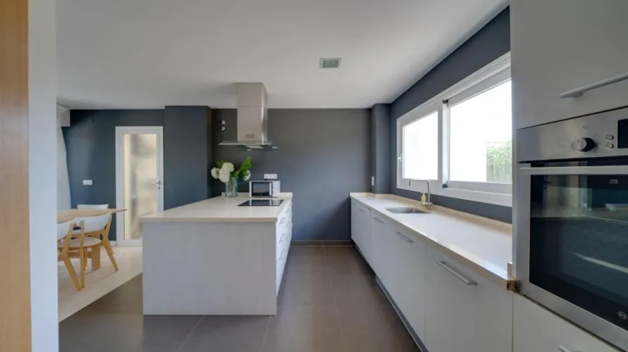 4 bedrooms villa for sale, Albir, Spain No. 539 № 3