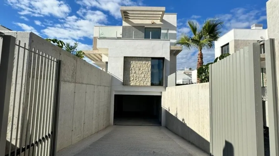 4 bedrooms villa for sale, Finestrat, Spain No. 687 № 13