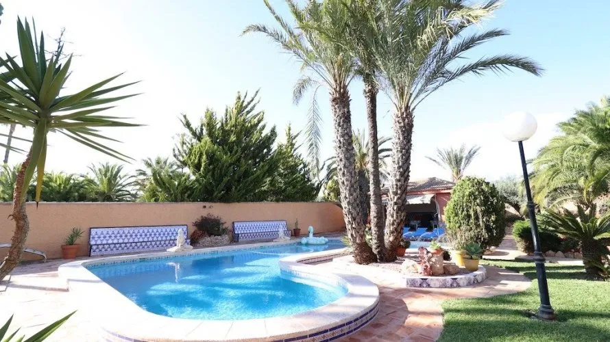 5 bedrooms apartment for sale, El Chaparral, Spain No. 562 № 1