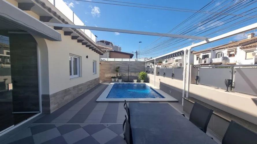 4 bedrooms villa for sale, Los Balcones, Spain No. 959 № 9