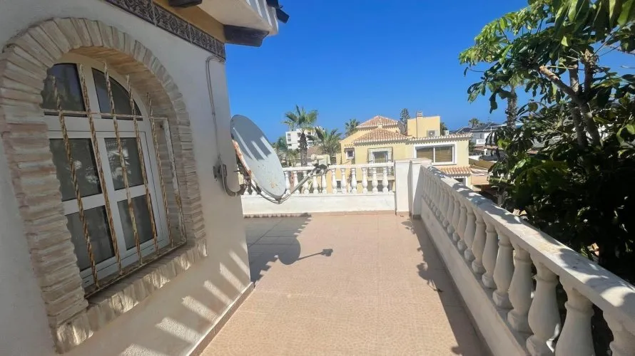 5 bedrooms house for sale, Torrevieja, Spain No. 802