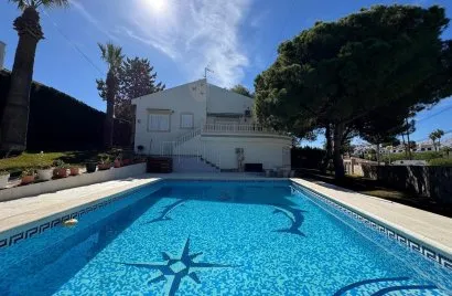 3 bedrooms villa for sale, Cabo Roig, Spain No. 106