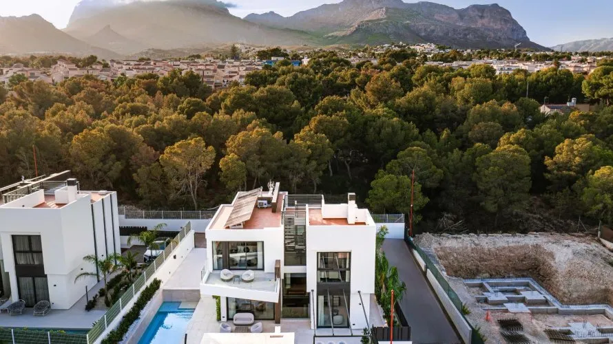 4 bedrooms villa for sale, La Nucia, Spain No. 637 № 4