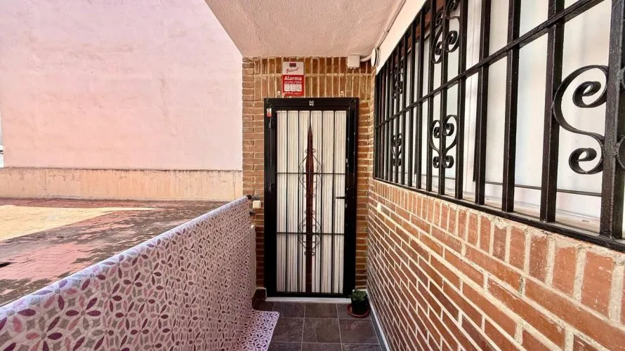 2 bedrooms apartment for sale, Torrevieja, Spain No. 2193 № 3