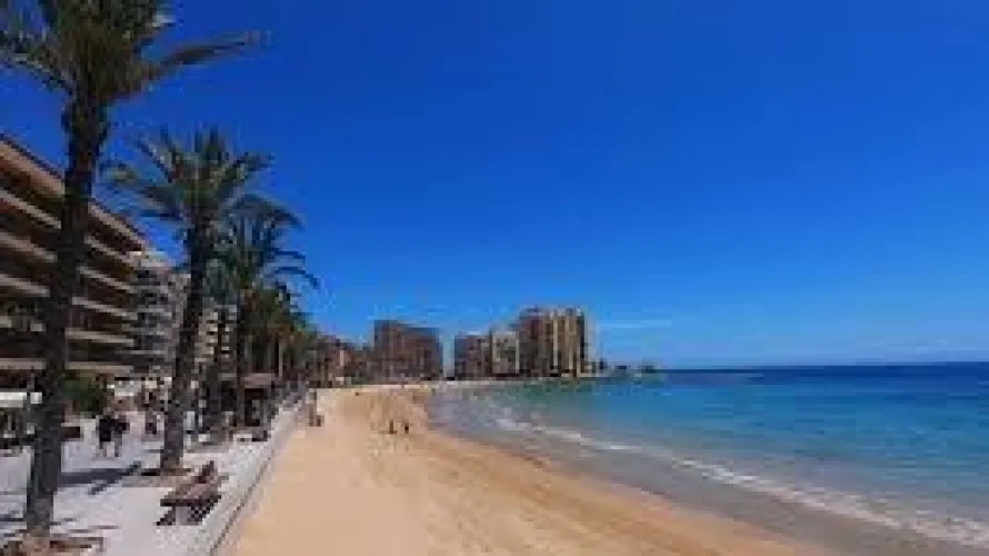 3 bedrooms apartment for sale, Torrevieja, Spain No. 2060 № 1