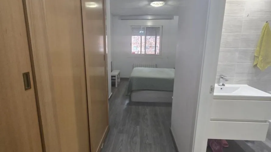 4 bedrooms apartment for sale, Paterna, Spain No. 1756 № 9