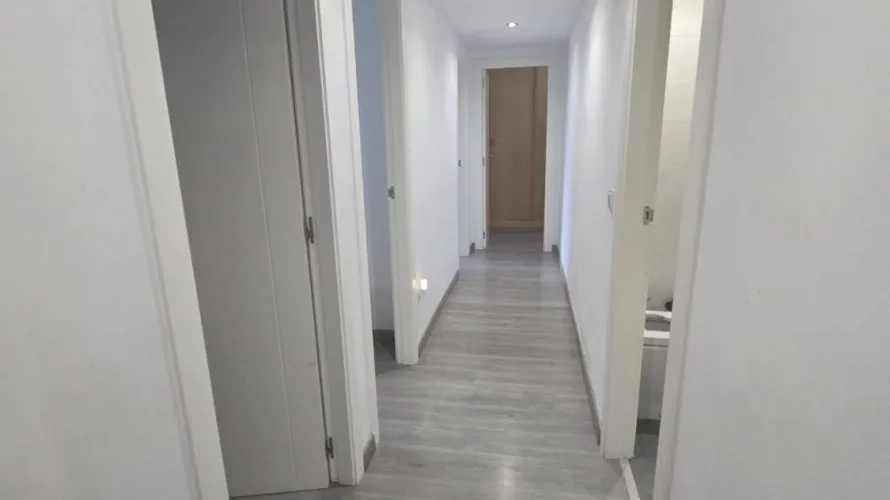 4 bedrooms apartment for sale, Paterna, Spain No. 1756 № 20