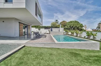 5 bedrooms villa for sale, Alicante, Spain No. 1978