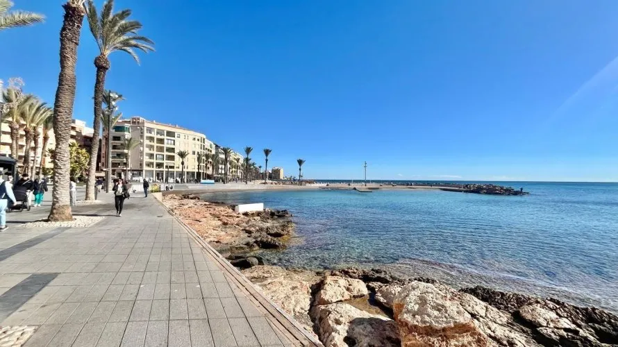 4 bedrooms apartment for sale, Torrevieja, Spain No. 2149
