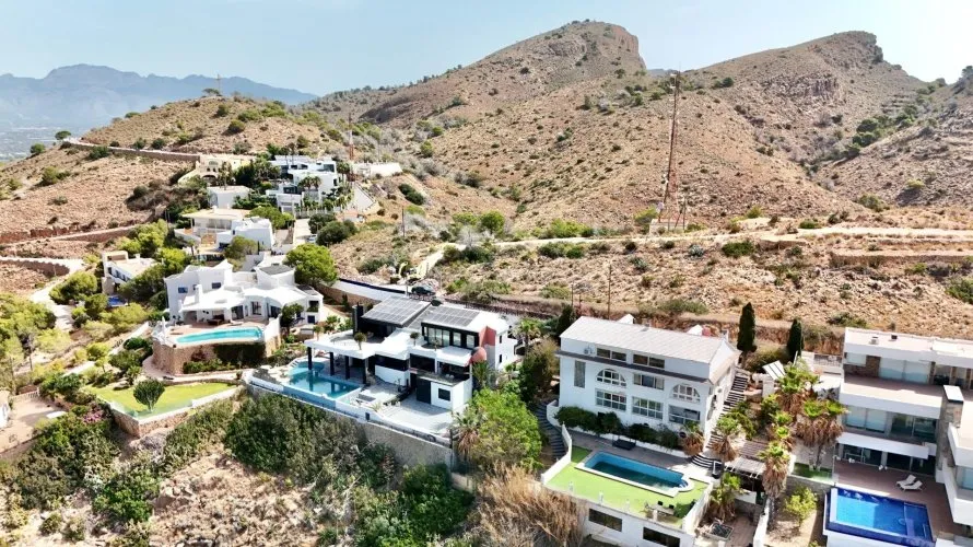 7 bedrooms villa for sale, Benidorm, Spain No. 2011 № 2