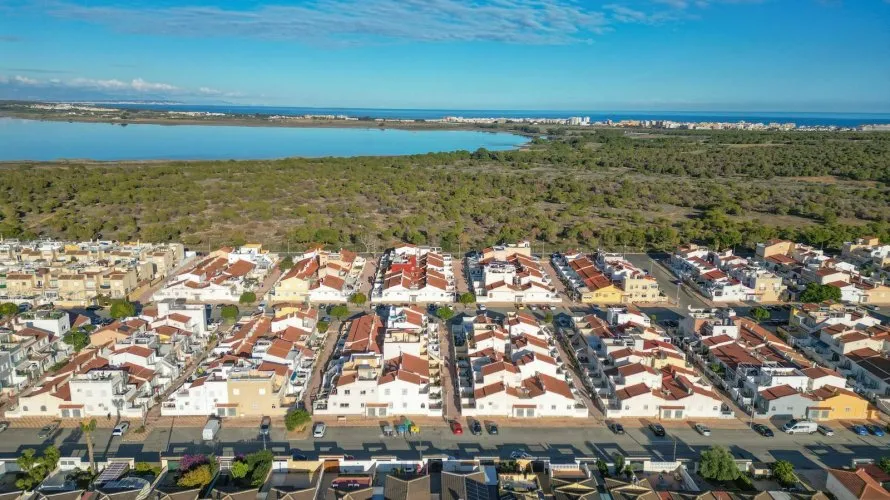 102m² villa for sale, Torrevieja, Spain No. 1939 № 1