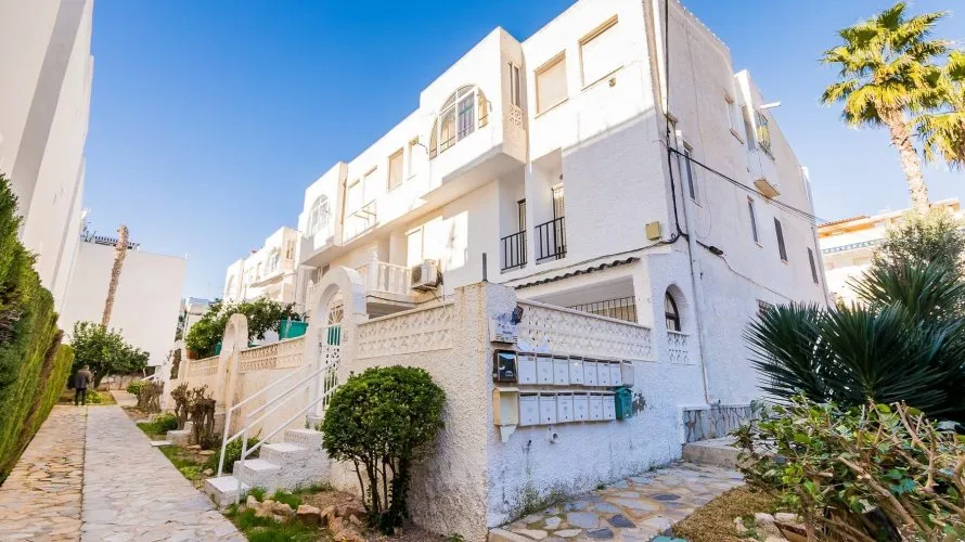51m² apartment for sale, Torrevieja, Spain No. 2083 № 3