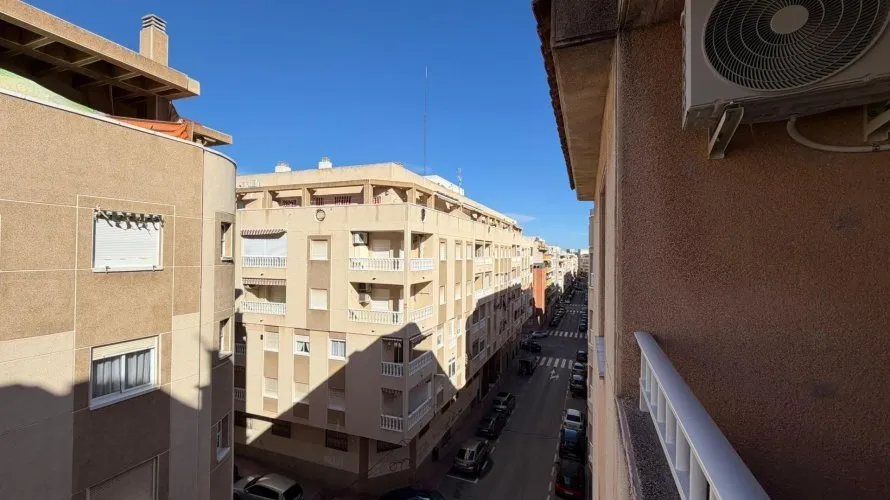 2 bedrooms apartment for sale, Torrevieja, Spain No. 2186 № 2