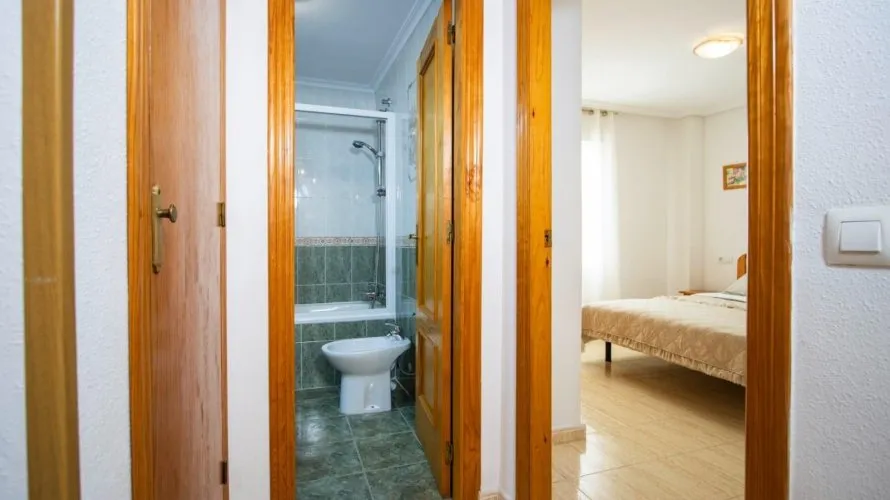1 bedroom apartment for sale, Torrevieja, Spain No. 2250 № 7