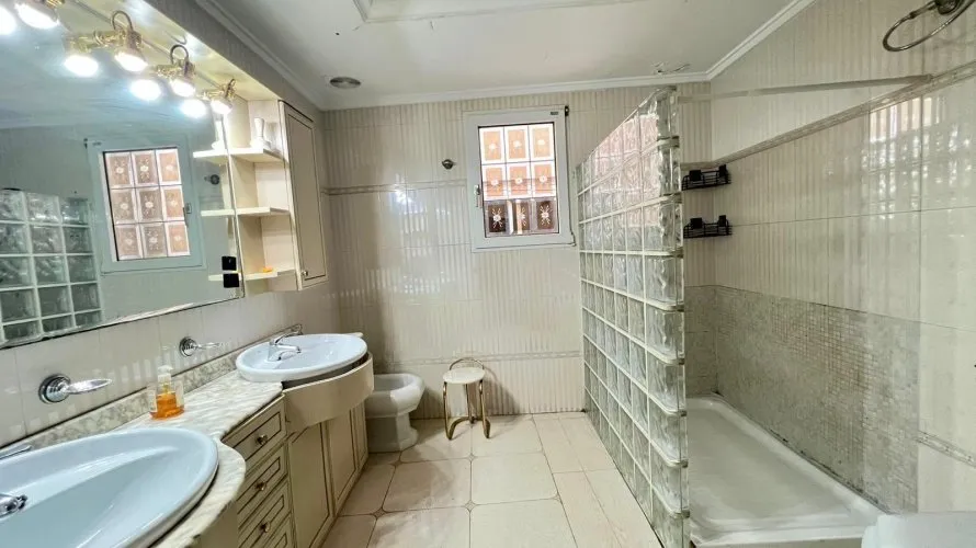 4 bedrooms apartment for sale, Torrevieja, Spain No. 2149 № 16