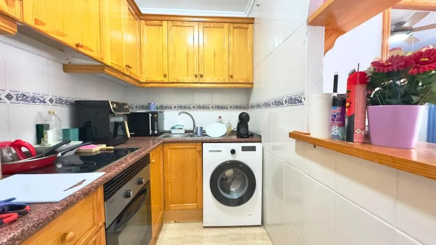1 bedroom apartment for sale, Torrevieja, Spain No. 2211 № 18