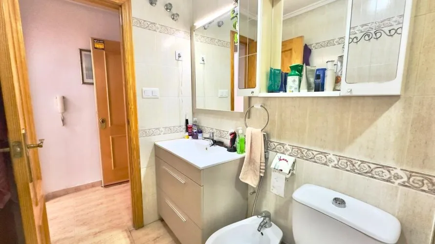 1 bedroom apartment for sale, Torrevieja, Spain No. 2211 № 12