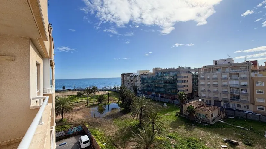 2 bedrooms apartment for sale, Torrevieja, Spain No. 2119 № 1