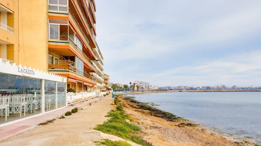 2 bedrooms apartment for sale, Torrevieja, Spain No. 2146 № 24
