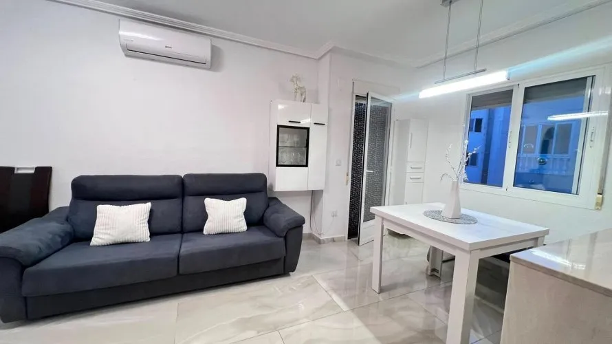 60m² apartment for sale, Torrevieja, Spain No. 2092 № 9
