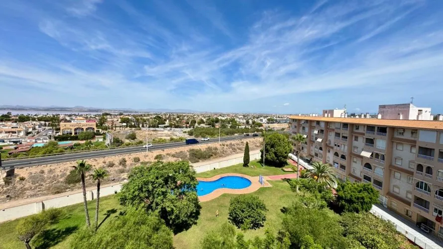 2 bedrooms penthouse for sale, Torrevieja, Spain No. 2070 № 2