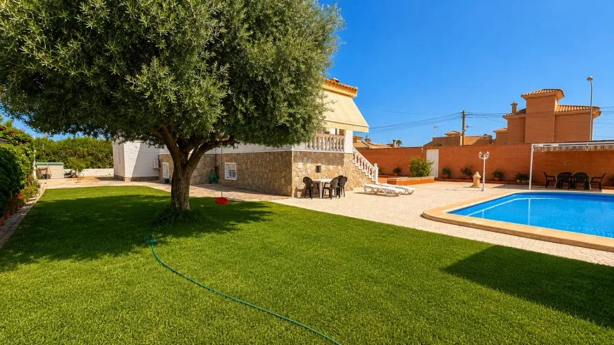 200m² villa for sale, Torrevieja, Spain No. 2393 № 4