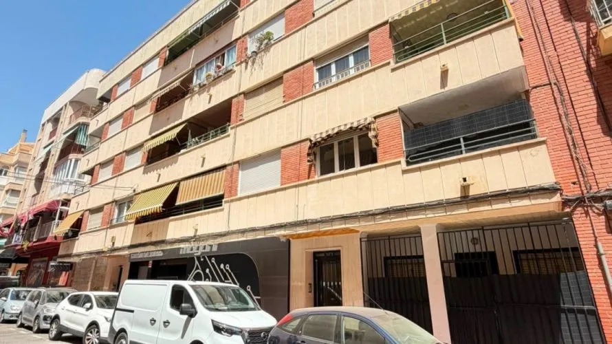 3 bedrooms apartment for sale, Torrevieja, Spain No. 2405 № 17